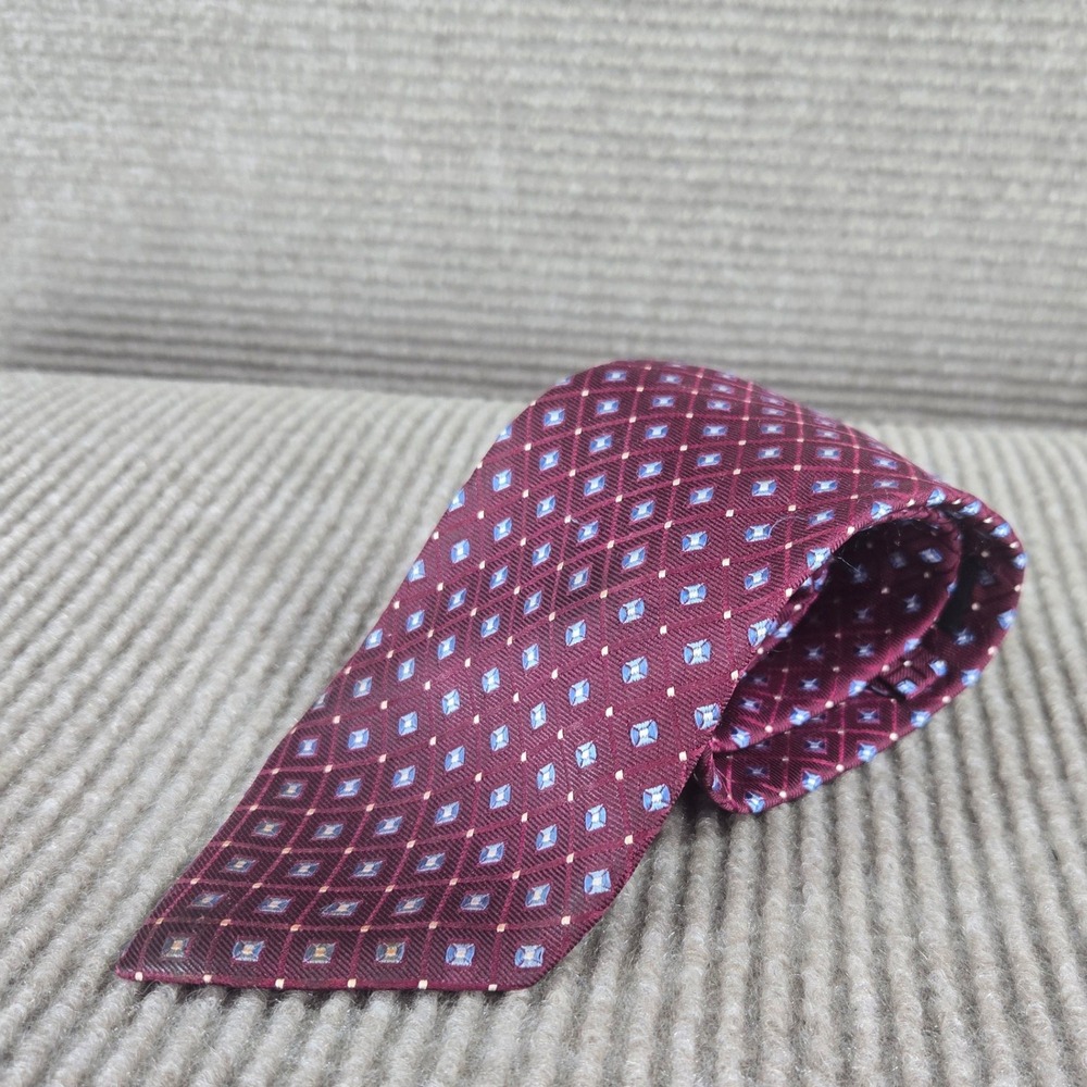 Nautica Mens Burgundy Geometric Diamond 100% Silk Necktie